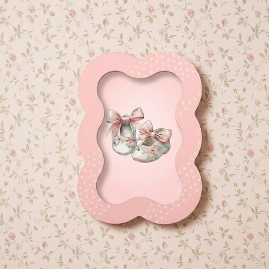 Vintage Scallop Nursery Frame